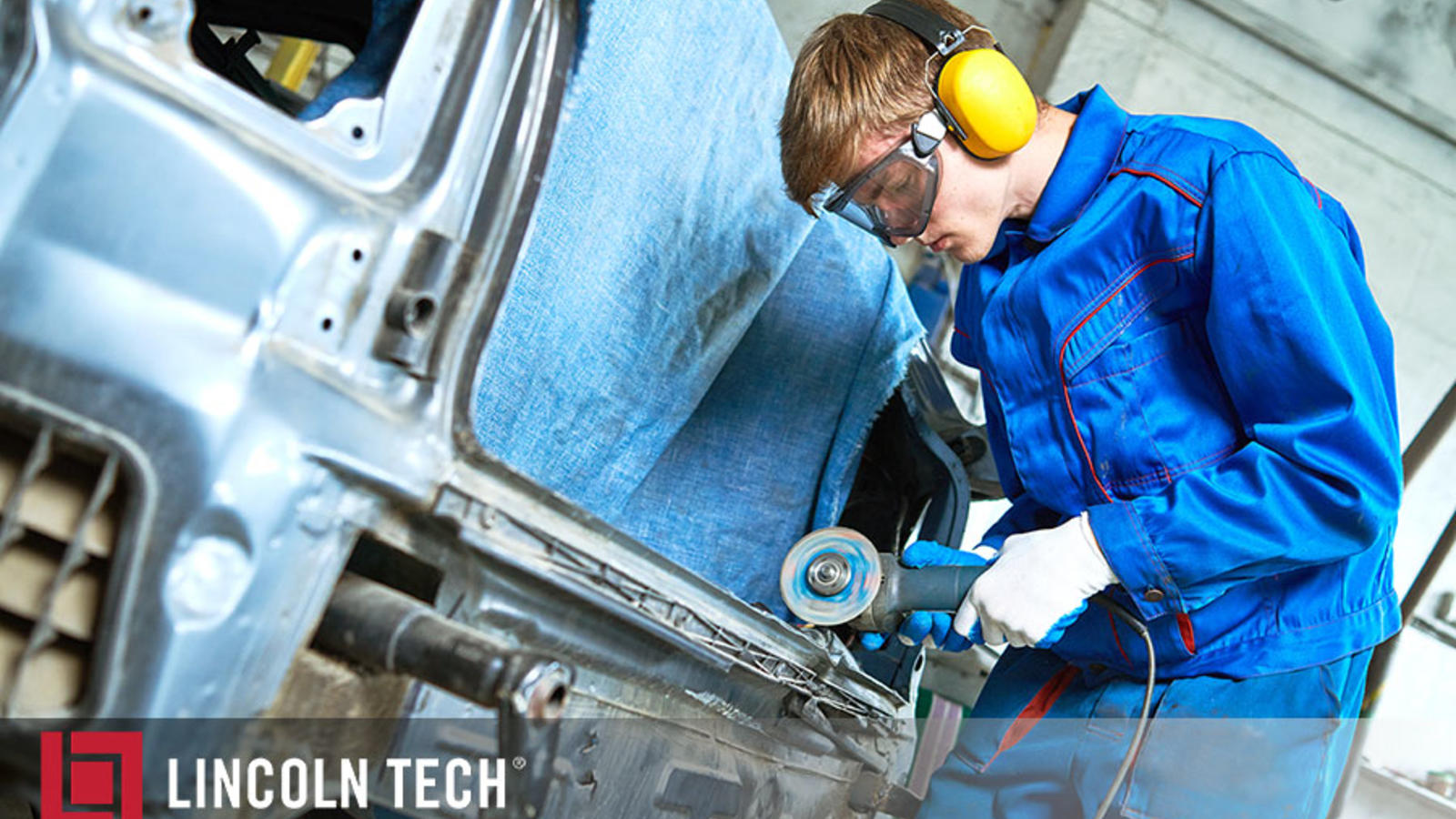 How to Become an Auto Body Technician