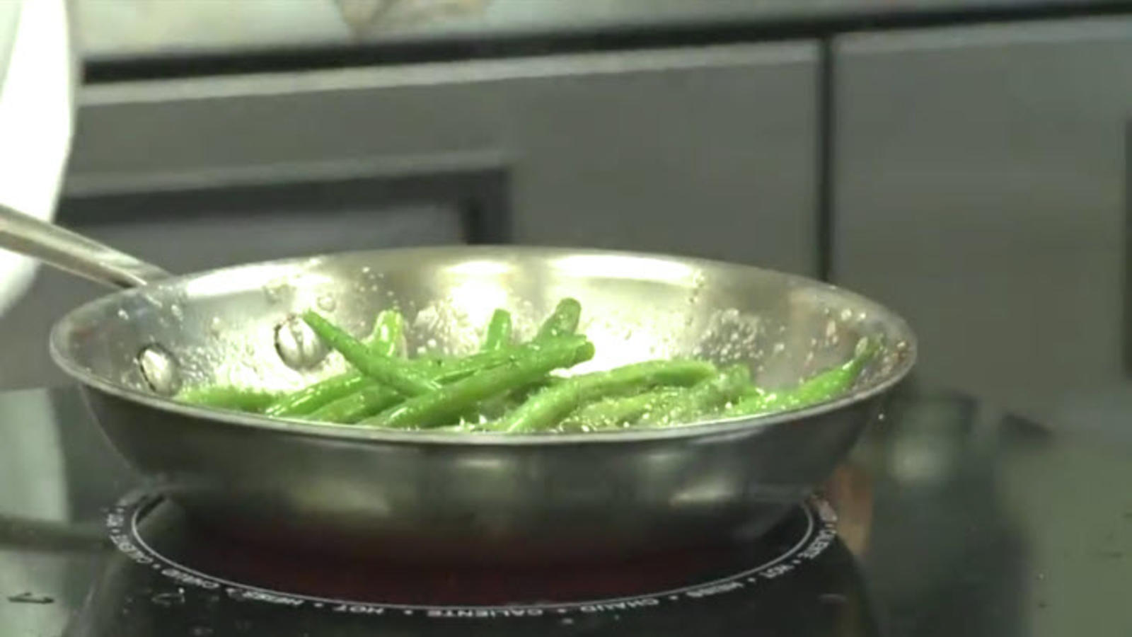 How to Cook Green Beans With Toasted Hazelnuts Holiday HowTo's