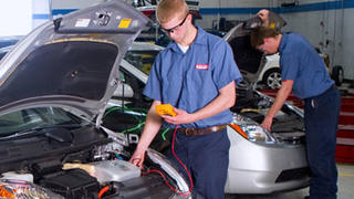 Automotive Mechanic Training School And Program Uti