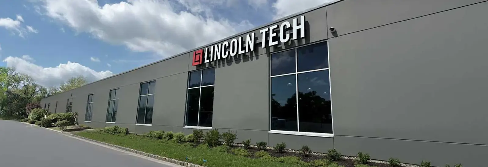 Levittown Campus Header Image