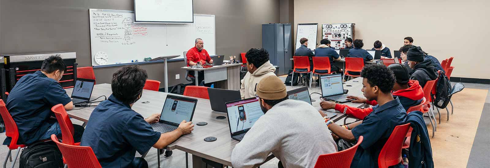 The-Lincoln-Edge-Hero