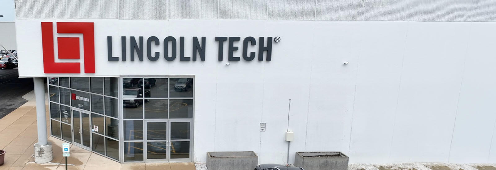 Lincoln Tech's campus in Melrose Park, Illinois.