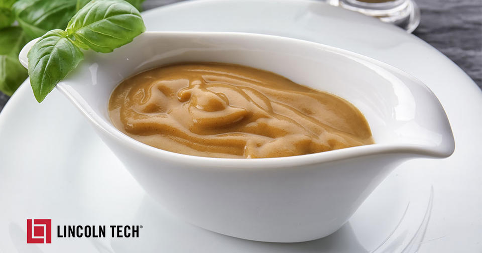 How to Make Turkey Gravy for Thanksgiving Dinner