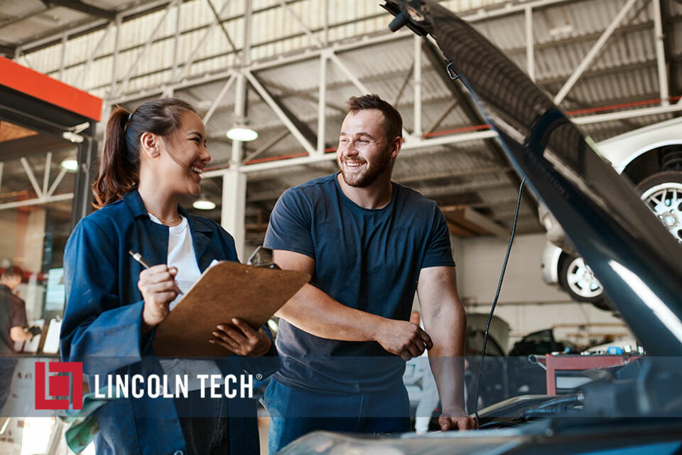 Learn how the service advisor plays a key role as the primary liaison between the customers and the dealership service department. 