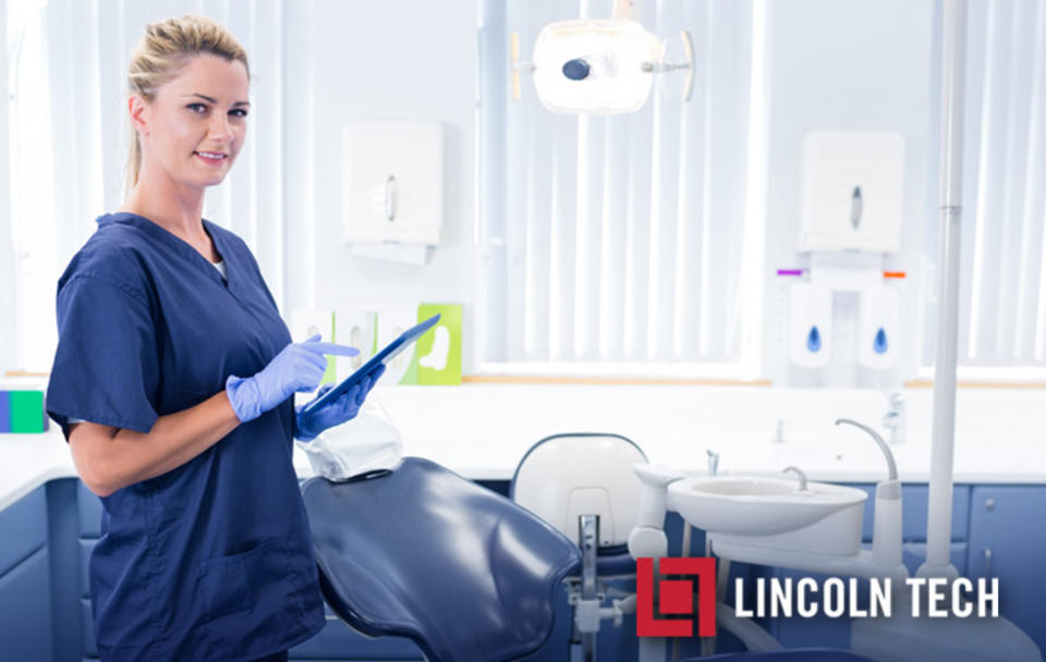 Dental Assistant Job Outlook Blog 0915.jpg