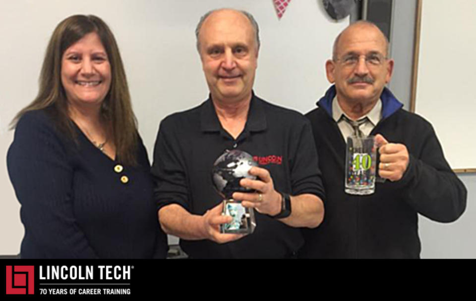 Melrose Park Automotive Instructor Celebrates 40 years at Lincoln!
