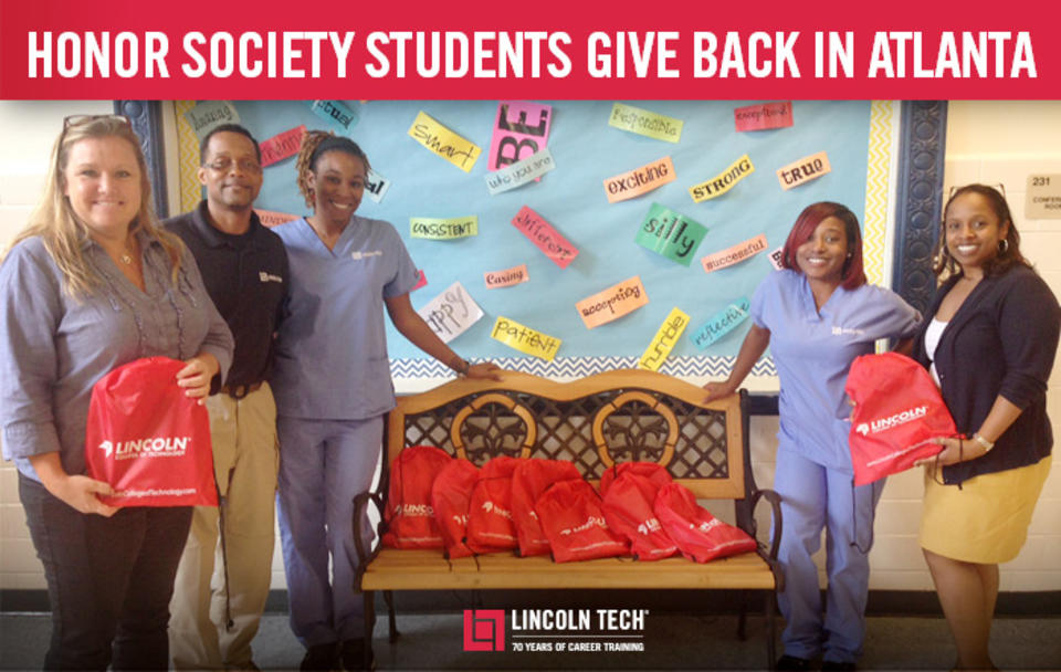 Honor Society Students Give Back in Atlanta
